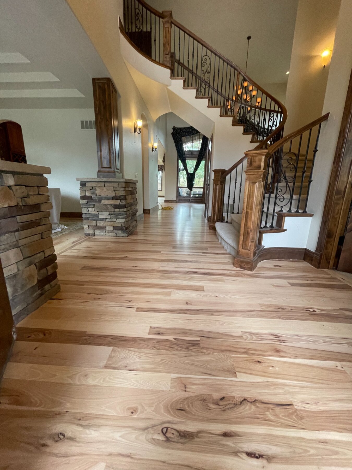 Hickory — Grand Staircase — Denver Metro | Casta Hardwood